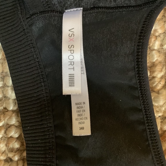 Victoria’s Secret VSX Sport bra. Size 34D. - Picture 3 of 4